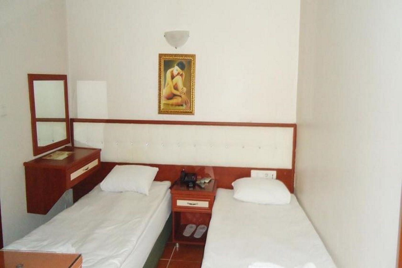 Vatan Hotel Измир Екстериор снимка